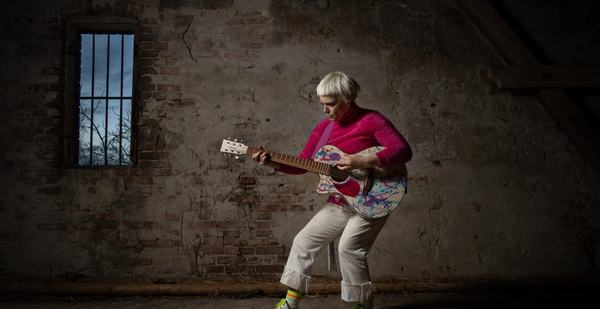 10.10.26 Wallis Bird 70480-20222-Leadpic_Wallis-Bird_Tour26_Rory-Grubb.jpg-querformat-1280x660